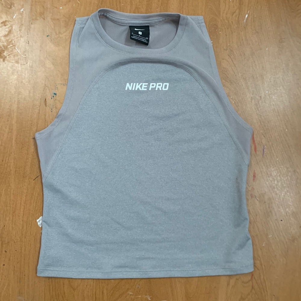 Nike Pro Workout top